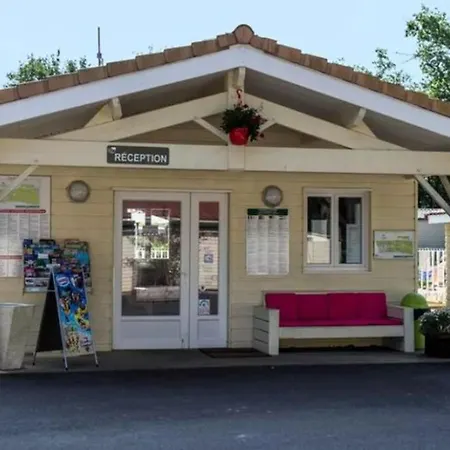 Mobil Prestige Avec Terrasse A - Api-1-52-159 Camping Royan